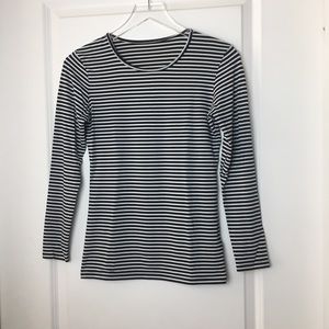 Uniqlo | striped layer T shirt